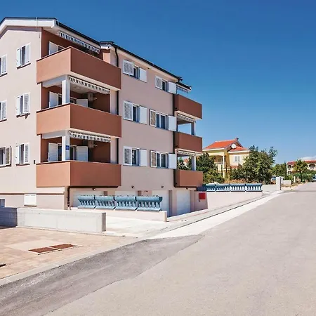 Apartment Two-bedroom In Pakostane